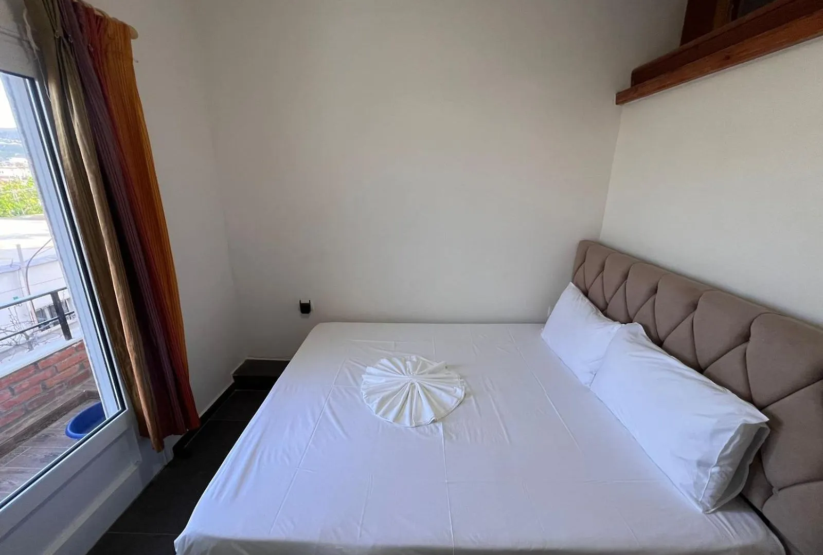 Guest Rooms Arbri Vlorë Gasthof