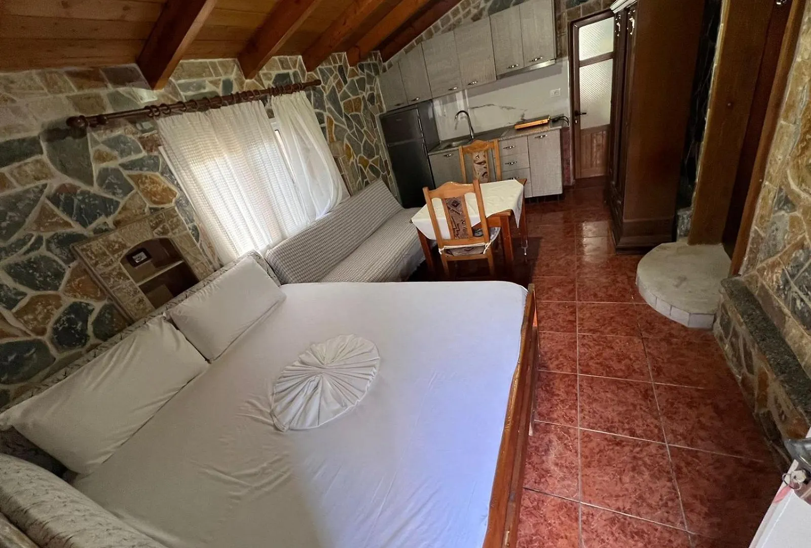 Guest Rooms Arbri Vlorë Gasthof